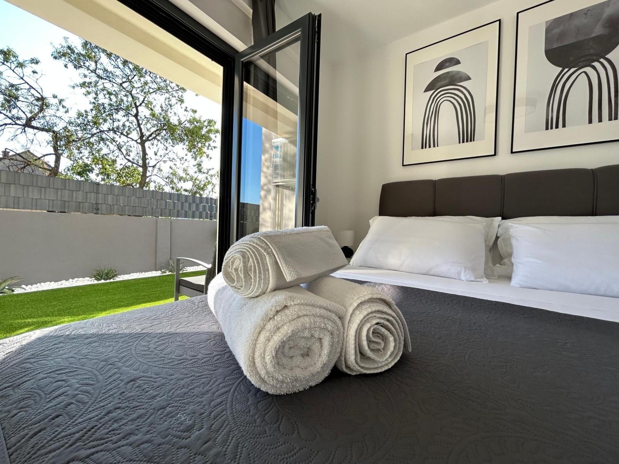 Apartment Oris, Private Parking, Garden 扎达尔 外观 照片