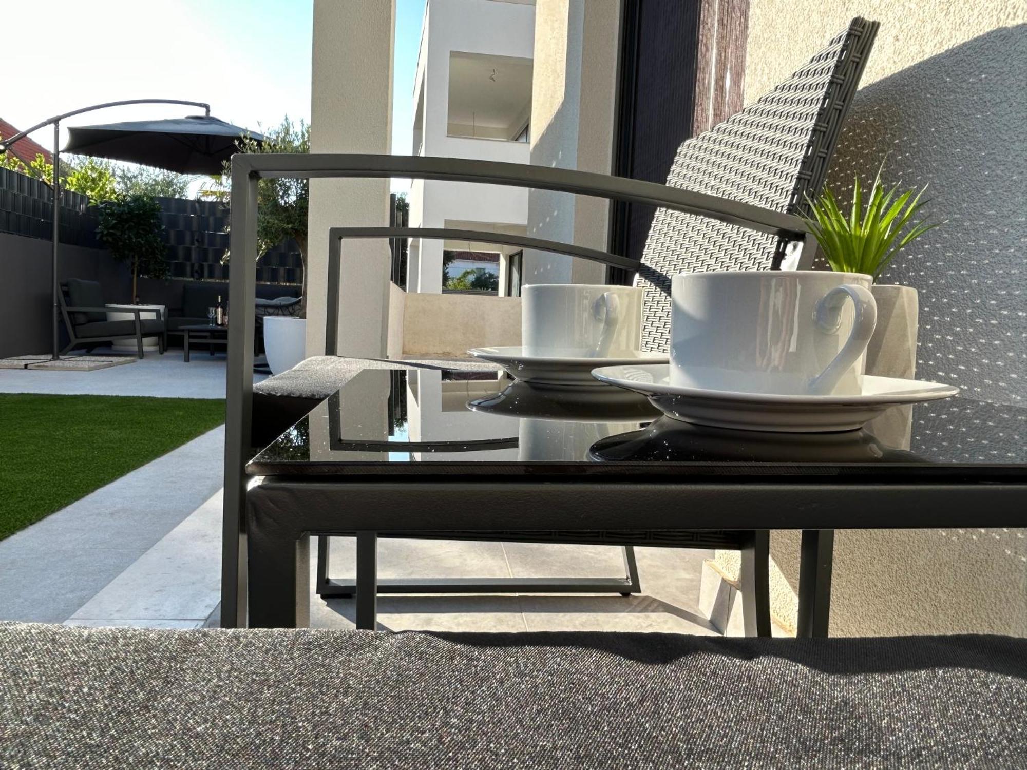 Apartment Oris, Private Parking, Garden 扎达尔 外观 照片